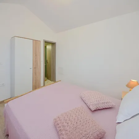 Brankovi Dvori By Interhome Prigradica