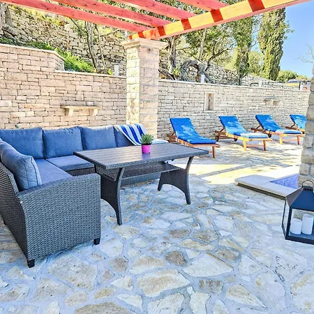 Brankovi Dvori By Interhome Holiday home Prigradica